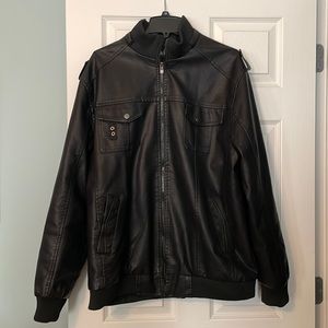 Mens black faux leather jacket. Sz xl.